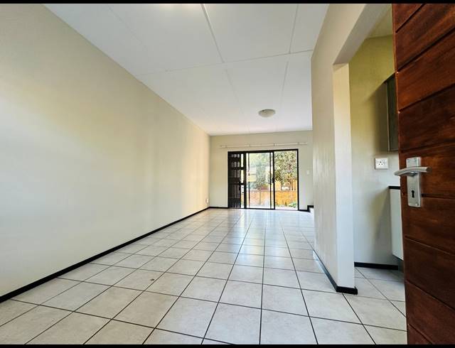 2 BEDROOM APARTMENT FOR SALE IN WILGEHEUWEL